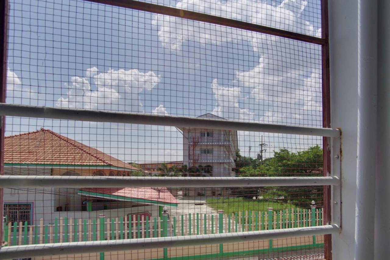 Pha Mansion Hotel Chachoengsao Bagian luar foto