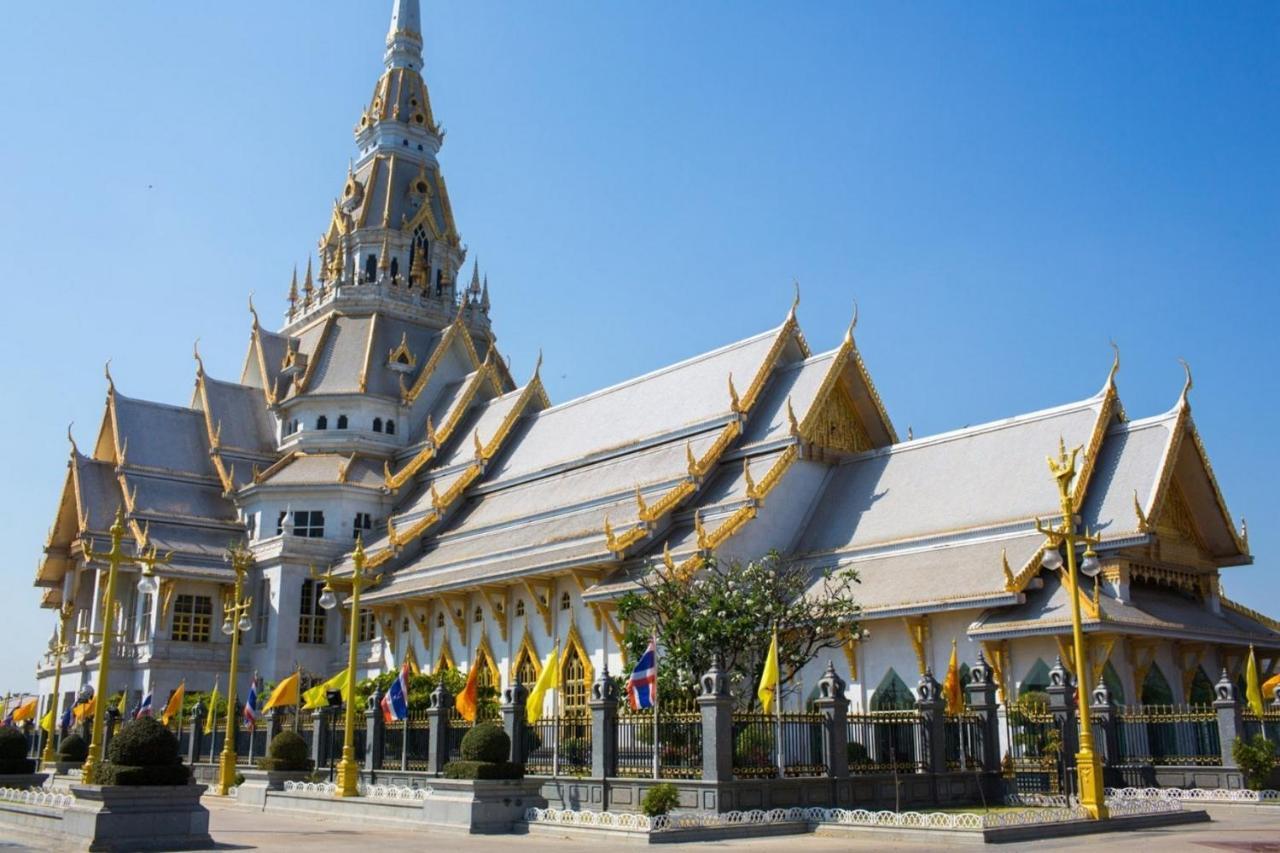 Pha Mansion Hotel Chachoengsao Bagian luar foto
