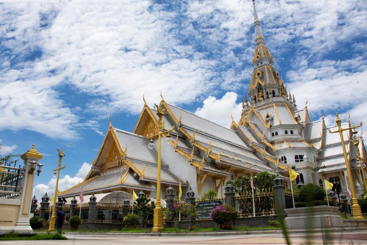 Pha Mansion Hotel Chachoengsao Bagian luar foto
