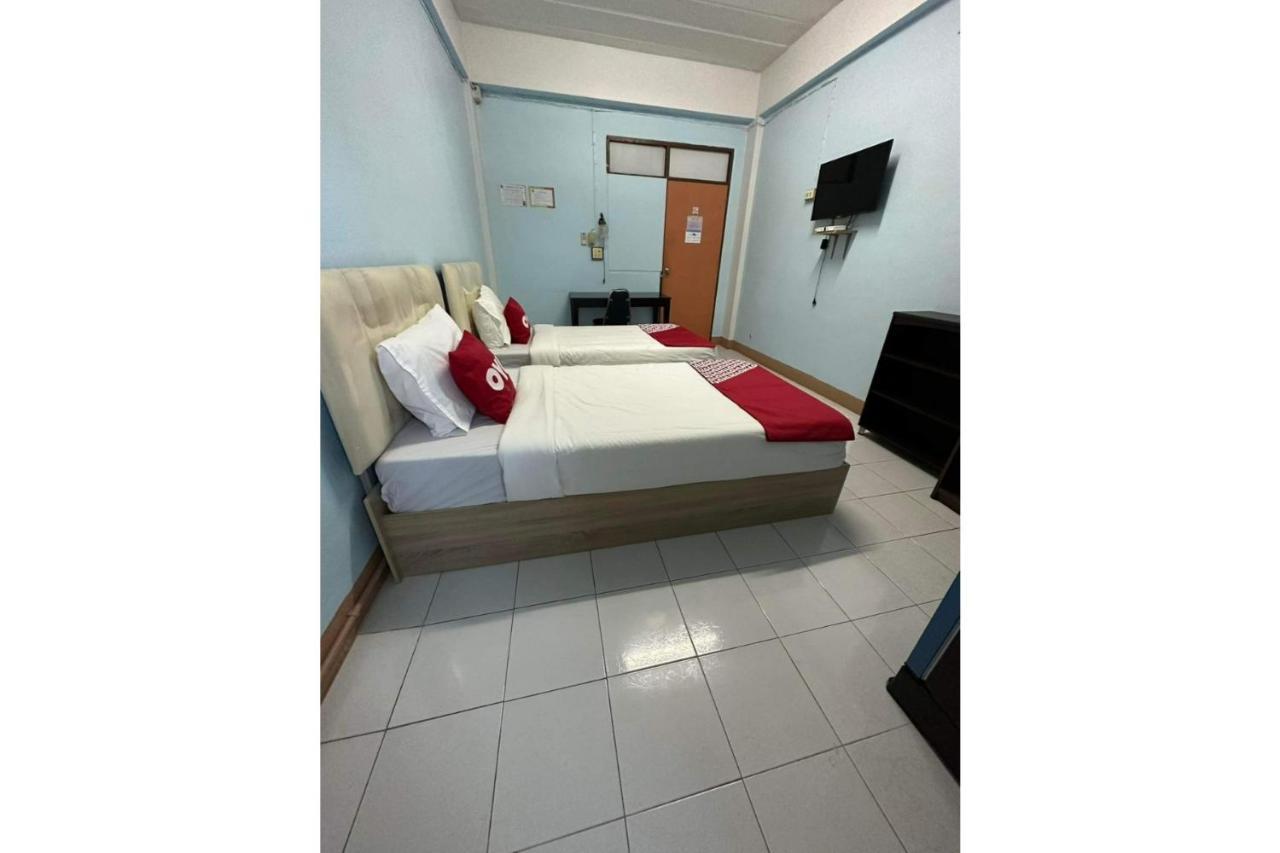 Pha Mansion Hotel Chachoengsao Bagian luar foto